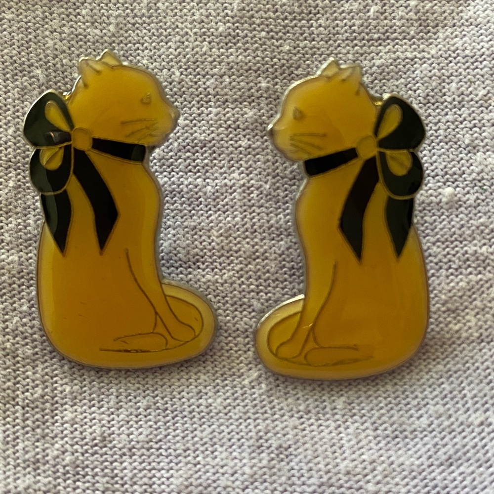 Vintage Reo signed Yellow Cat Earrings with Black Bow